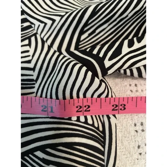 Chico's Zebra Print Long Sleeve ruffle Front Blouse Top Shirt Size 2 12/14 - Picture 8 of 12